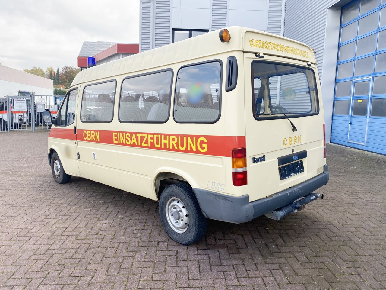 Minibus, Transport de personnes Ford Transit 2.5 4x2 Transit 2.5 4x2, Personentransporter, 8 Sitze: photos 12 Minibus, Transport de personnes Ford Transit 2.5 4x2 Transit 2.5 4x2, Personentransporter, 8 Sitze: photos 12