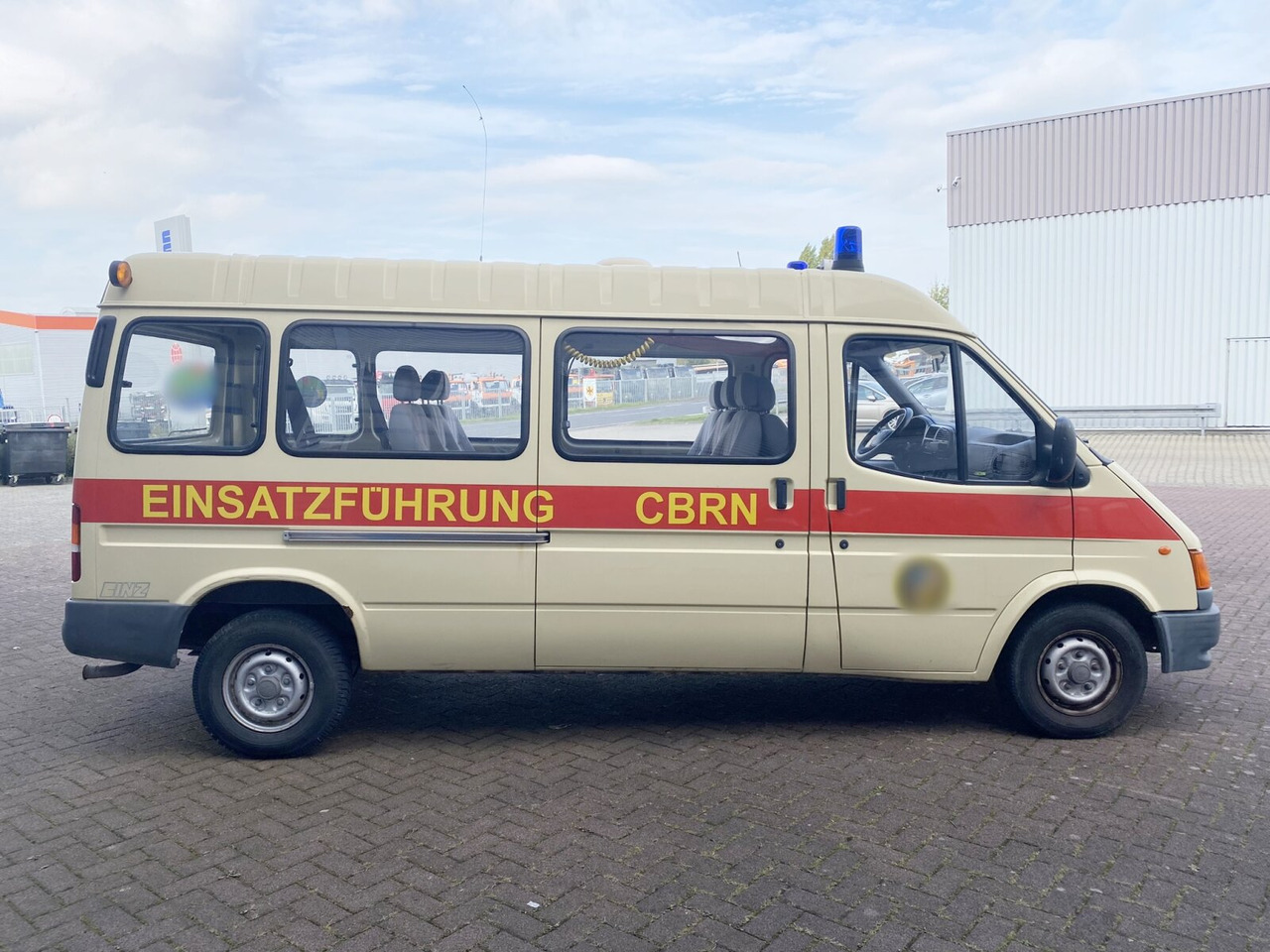 Minibus, Transport de personnes Ford Transit 2.5 4x2 Transit 2.5 4x2, Personentransporter, 8 Sitze: photos 9 Minibus, Transport de personnes Ford Transit 2.5 4x2 Transit 2.5 4x2, Personentransporter, 8 Sitze: photos 9