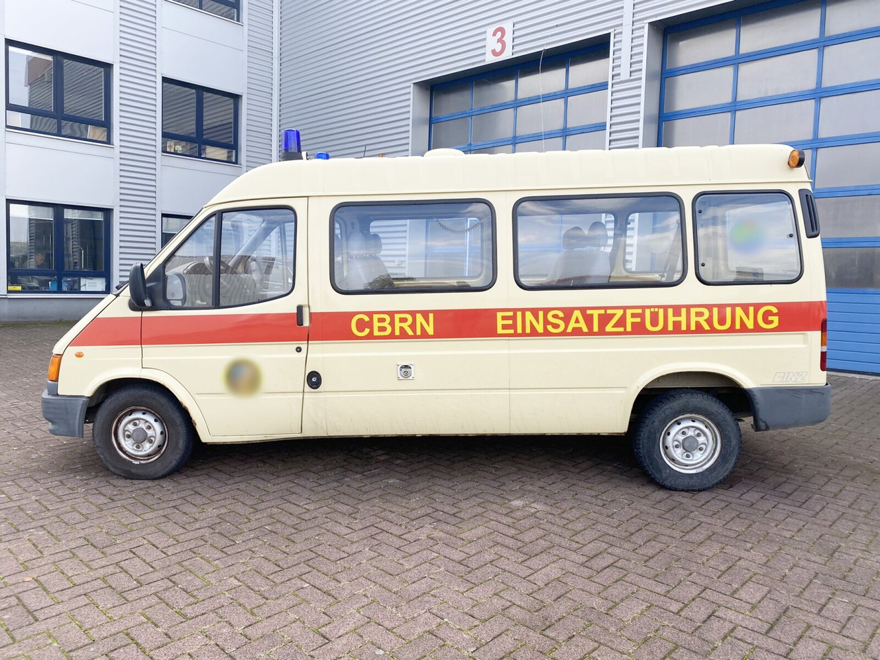 Minibus, Transport de personnes Ford Transit 2.5 4x2 Transit 2.5 4x2, Personentransporter, 8 Sitze: photos 13 Minibus, Transport de personnes Ford Transit 2.5 4x2 Transit 2.5 4x2, Personentransporter, 8 Sitze: photos 13