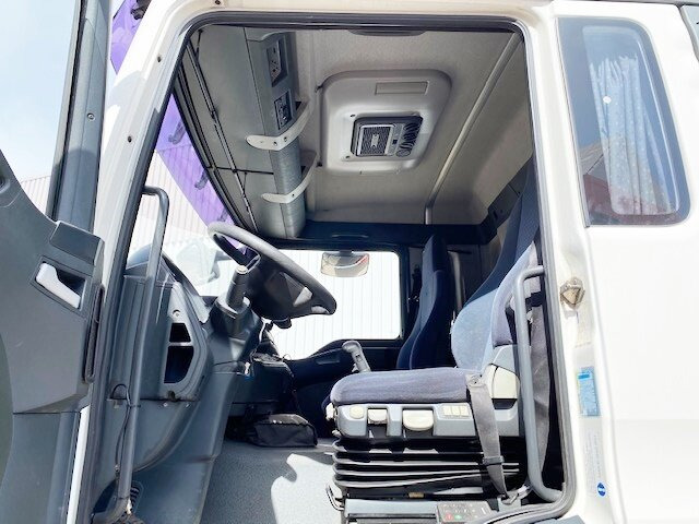 MAN TGA 18.400 4x2 BL TGA 18.400 4x2 BL Pritsche Heckkran PM17523 - Camion grue, Camion plateau: photos 4 MAN TGA 18.400 4x2 BL TGA 18.400 4x2 BL Pritsche Heckkran PM17523 - Camion grue, Camion plateau: photos 4