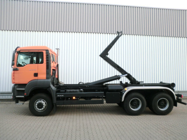 Photo d'intérieur 1: Camion ampliroll MAN TGA 26.310 6X6 BB TGA 26.310 6X6 BB