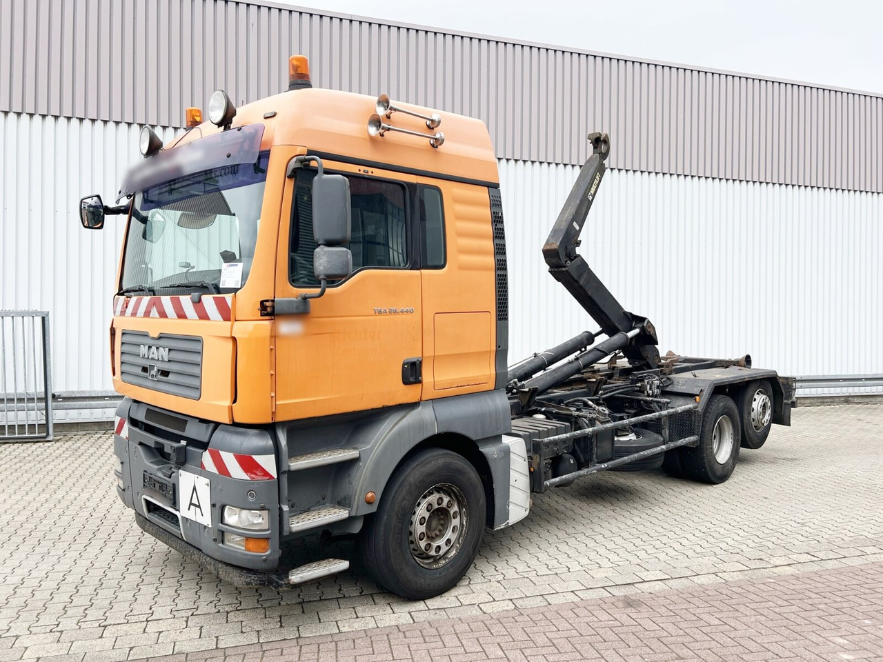 MAN TGA 26.440 6X2-2 BL TGA 26.440 6X2-2 BL, Liftachse - Camion ampliroll: photos 1 MAN TGA 26.440 6X2-2 BL TGA 26.440 6X2-2 BL, Liftachse - Camion ampliroll: photos 1