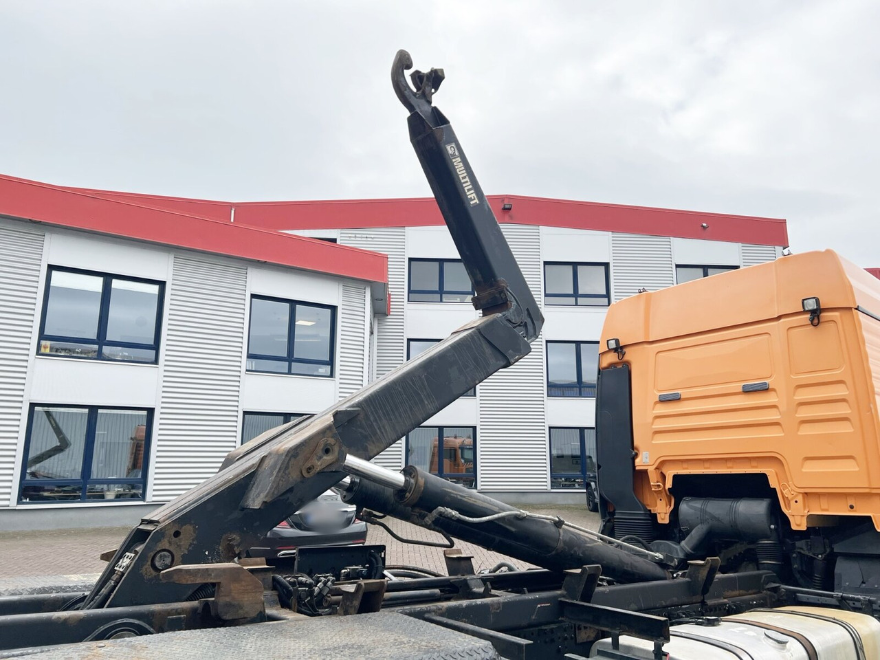 MAN TGA 26.440 6X2-2 BL TGA 26.440 6X2-2 BL, Liftachse - Camion ampliroll: photos 3 MAN TGA 26.440 6X2-2 BL TGA 26.440 6X2-2 BL, Liftachse - Camion ampliroll: photos 3