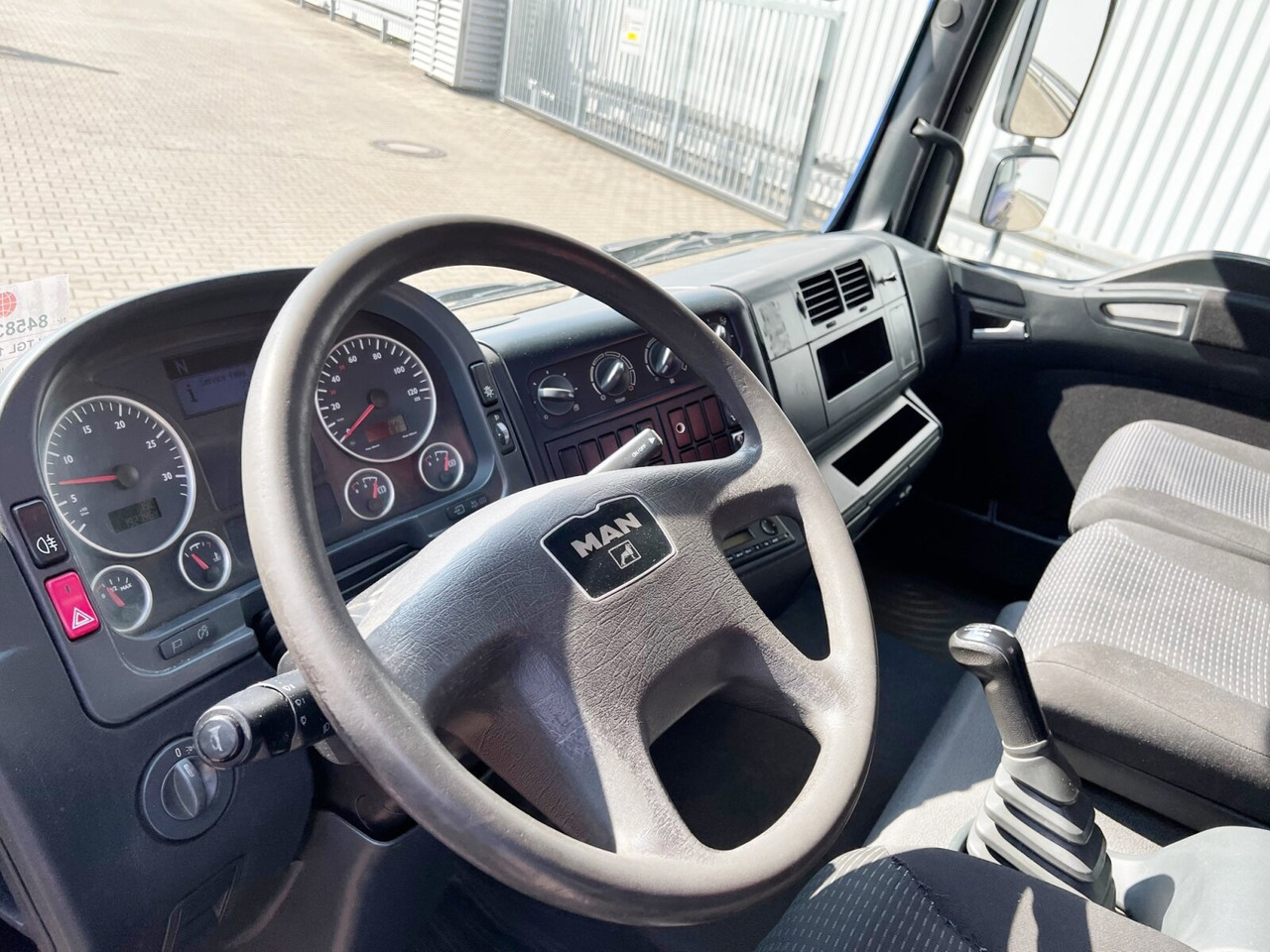 MAN TGL 12.180/210 4x2 BB TGL 12.180/210 4x2 BB, City-Abroller, Kran AMCO VEBA 807N2S - Camion ampliroll, Camion grue: photos 4 MAN TGL 12.180/210 4x2 BB TGL 12.180/210 4x2 BB, City-Abroller, Kran AMCO VEBA 807N2S - Camion ampliroll, Camion grue: photos 4