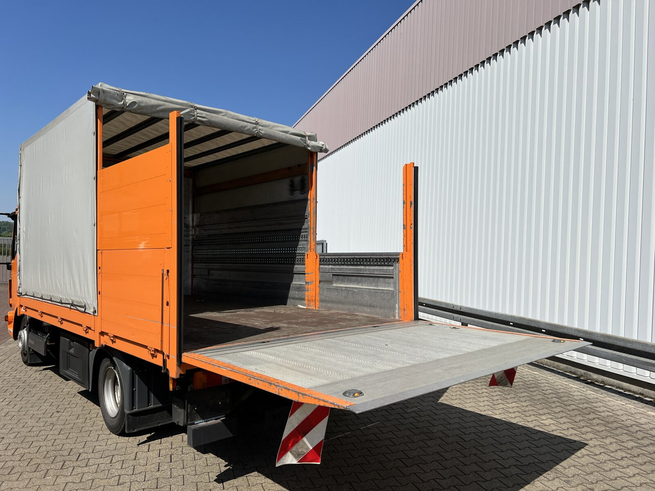 Camion plateau MAN TGL 7.180 4X2 BL TGL 7.180 4X2 BL mit LBW BÄR: photos 12 Camion plateau MAN TGL 7.180 4X2 BL TGL 7.180 4X2 BL mit LBW BÄR: photos 12