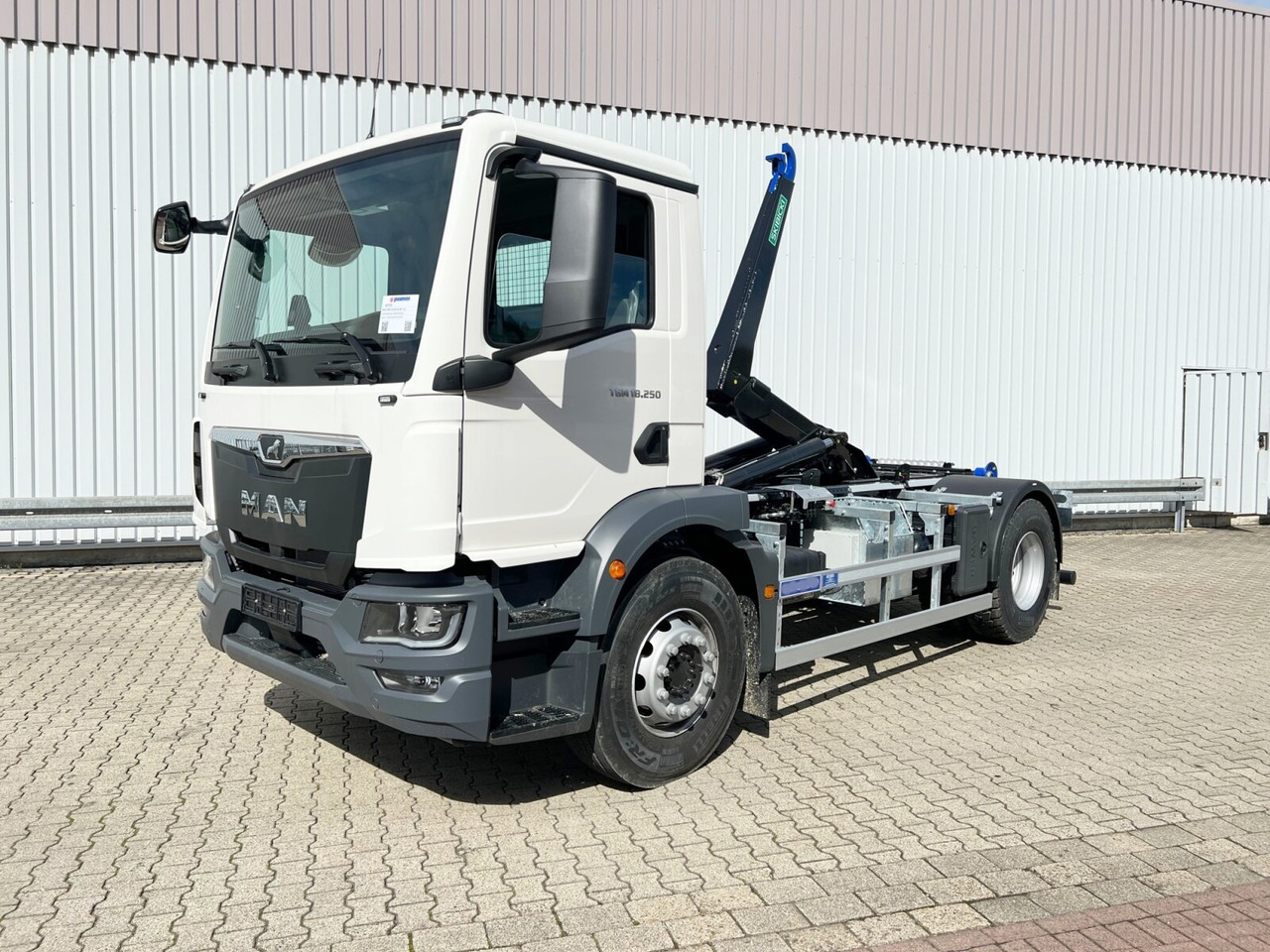 MAN TGM 18.250/340 4x2 BL CH TGM 18.250/340 4x2 BL CH, Funk - Camion ampliroll: photos 1 MAN TGM 18.250/340 4x2 BL CH TGM 18.250/340 4x2 BL CH, Funk - Camion ampliroll: photos 1