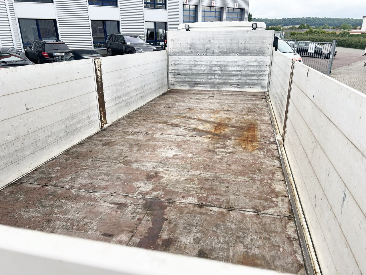 MAN TGM 26.340 6X2-4 LL TGM 26.340 6X2-4 LL, Lenk-/Liftachse, Heckkran Palfinger PK 11001, faltbar - Camion grue, Camion plateau: photos 4 MAN TGM 26.340 6X2-4 LL TGM 26.340 6X2-4 LL, Lenk-/Liftachse, Heckkran Palfinger PK 11001, faltbar - Camion grue, Camion plateau: photos 4