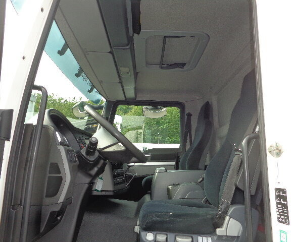 Camion grue, Camion plateau MAN TGM 26.340 6x2-4 LL TGM 26.340 6x2-4 LL,Lenk-Liftachse, Heckkran, Palfinger PK 11.001, faltbar,: photos 10 Camion grue, Camion plateau MAN TGM 26.340 6x2-4 LL TGM 26.340 6x2-4 LL,Lenk-Liftachse, Heckkran, Palfinger PK 11.001, faltbar,: photos 10