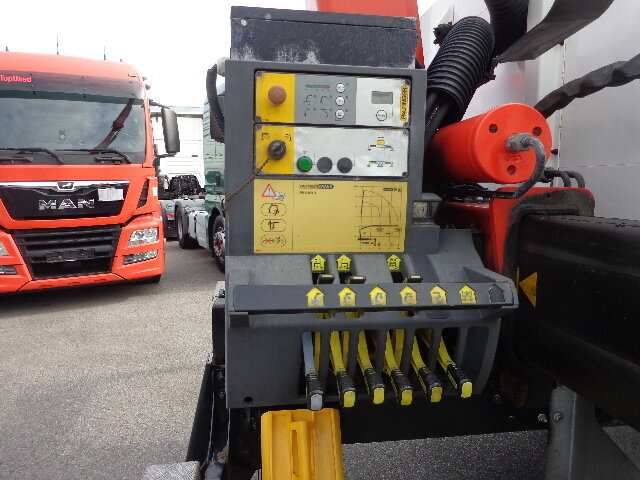 MAN TGM 26.340 6x2-4 LL TGM 26.340 6x2-4 LL,Lenk-Liftachse, Heckkran, Palfinger PK 11.001, faltbar, - Camion grue, Camion plateau: photos 2 MAN TGM 26.340 6x2-4 LL TGM 26.340 6x2-4 LL,Lenk-Liftachse, Heckkran, Palfinger PK 11.001, faltbar, - Camion grue, Camion plateau: photos 2