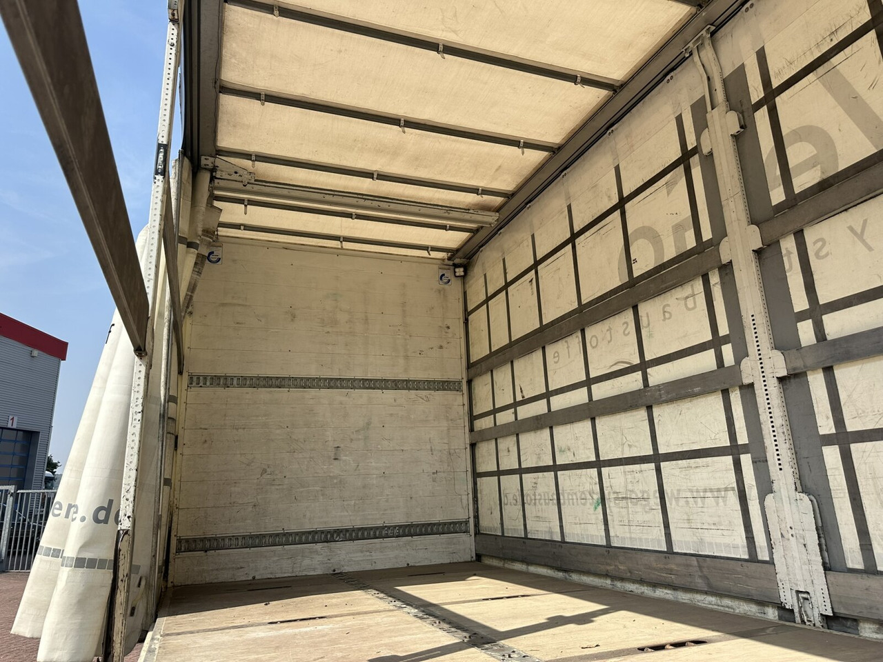 MAN TGS 26.400 6x2-4 LL TGS 26.400 6x2-4 LL, Lenk-/Lift, Edscha, Heckkran Palfinger PK23002-C + Jib PJ060A, Funk - Camion à rideaux coulissants, Camion grue: photos 5 MAN TGS 26.400 6x2-4 LL TGS 26.400 6x2-4 LL, Lenk-/Lift, Edscha, Heckkran Palfinger PK23002-C + Jib PJ060A, Funk - Camion à rideaux coulissants, Camion grue: photos 5