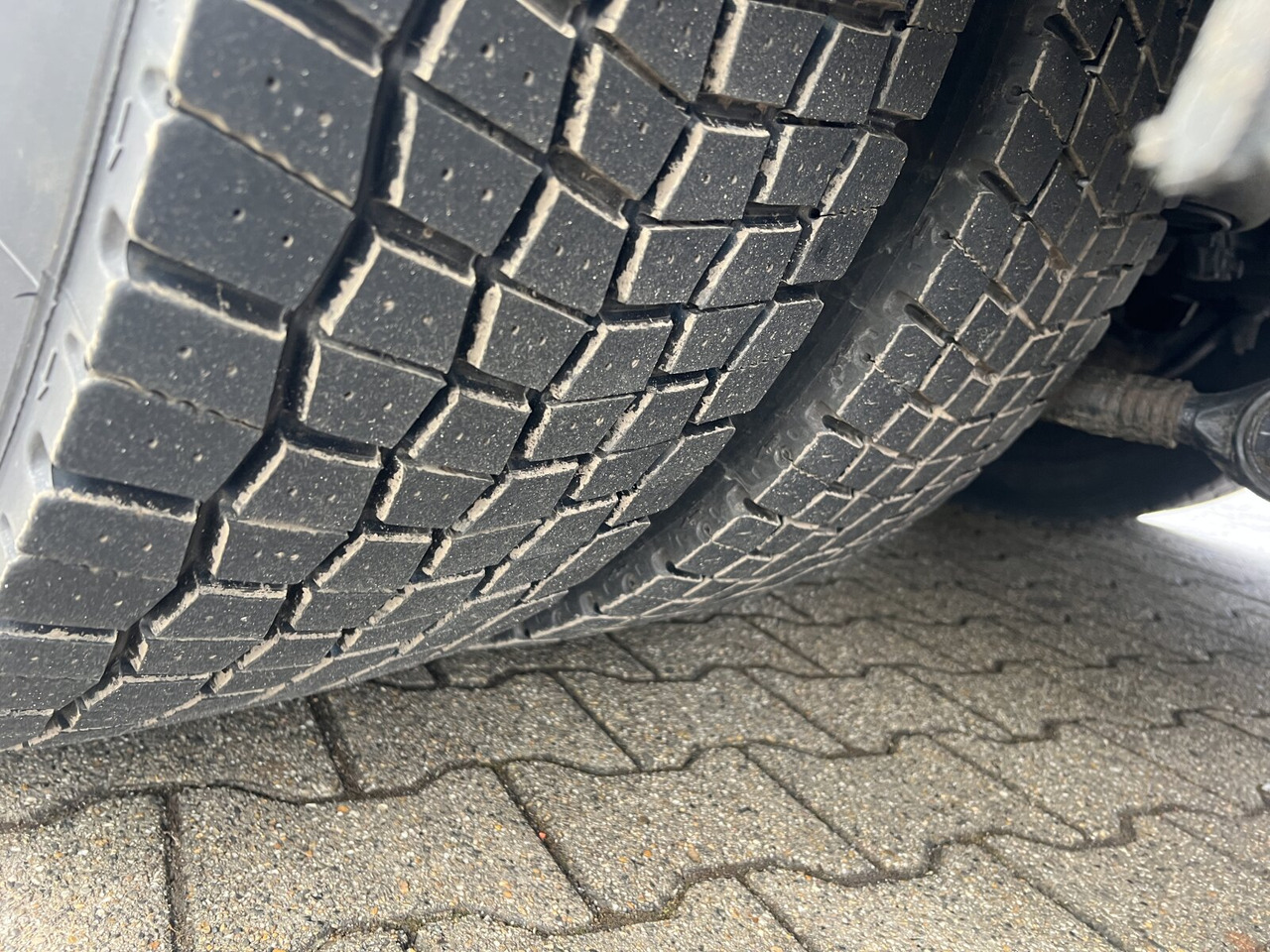 MAN TGS 26.400 6x2-4 LL TGS 26.400 6x2-4 LL, Navi, Lenk-/Liftachse, Heckkran Palfinger PK20001-K B, Funk - Camion grue, Camion plateau: photos 5 MAN TGS 26.400 6x2-4 LL TGS 26.400 6x2-4 LL, Navi, Lenk-/Liftachse, Heckkran Palfinger PK20001-K B, Funk - Camion grue, Camion plateau: photos 5