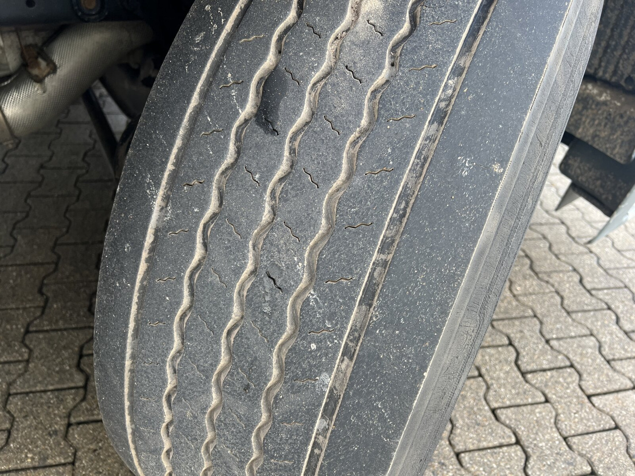 MAN TGS 26.400 6x2-4 LL TGS 26.400 6x2-4 LL, Navi, Lenk-/Liftachse, Heckkran Palfinger PK20001-K B, Funk - Camion grue, Camion plateau: photos 4 MAN TGS 26.400 6x2-4 LL TGS 26.400 6x2-4 LL, Navi, Lenk-/Liftachse, Heckkran Palfinger PK20001-K B, Funk - Camion grue, Camion plateau: photos 4