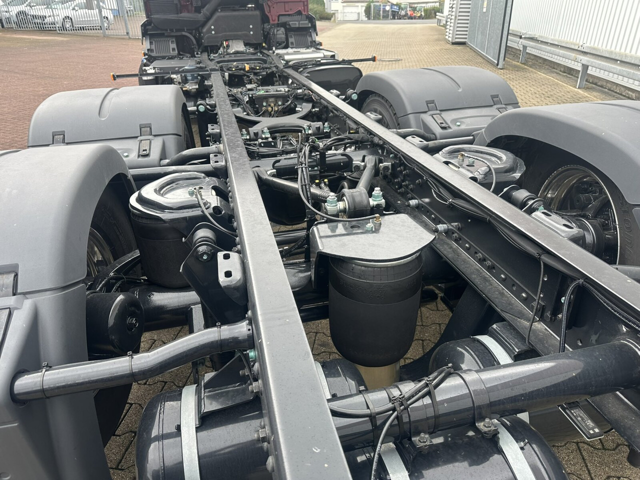 MAN TGS 26.440 6x2-4 LL CH TGS 26.440 6x2-4 LL CH, Lenk-/Liftachse, Navi, LED - Châssis cabine: photos 4 MAN TGS 26.440 6x2-4 LL CH TGS 26.440 6x2-4 LL CH, Lenk-/Liftachse, Navi, LED - Châssis cabine: photos 4