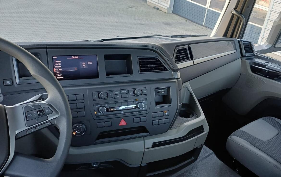 MAN TGS 33.440 6x6 BB CH TGS 33.440 6x6 BB CH, Hohe Bauart, Nebenantrieb - Châssis cabine: photos 5 MAN TGS 33.440 6x6 BB CH TGS 33.440 6x6 BB CH, Hohe Bauart, Nebenantrieb - Châssis cabine: photos 5