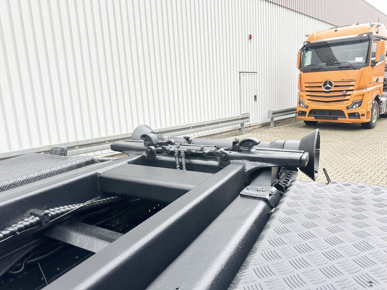 MAN TGS 35.480 8X4 BL TGS 35.400 8x4 BL, Schub-Knick bis 6,5m Container - Camion ampliroll: photos 2 MAN TGS 35.480 8X4 BL TGS 35.400 8x4 BL, Schub-Knick bis 6,5m Container - Camion ampliroll: photos 2