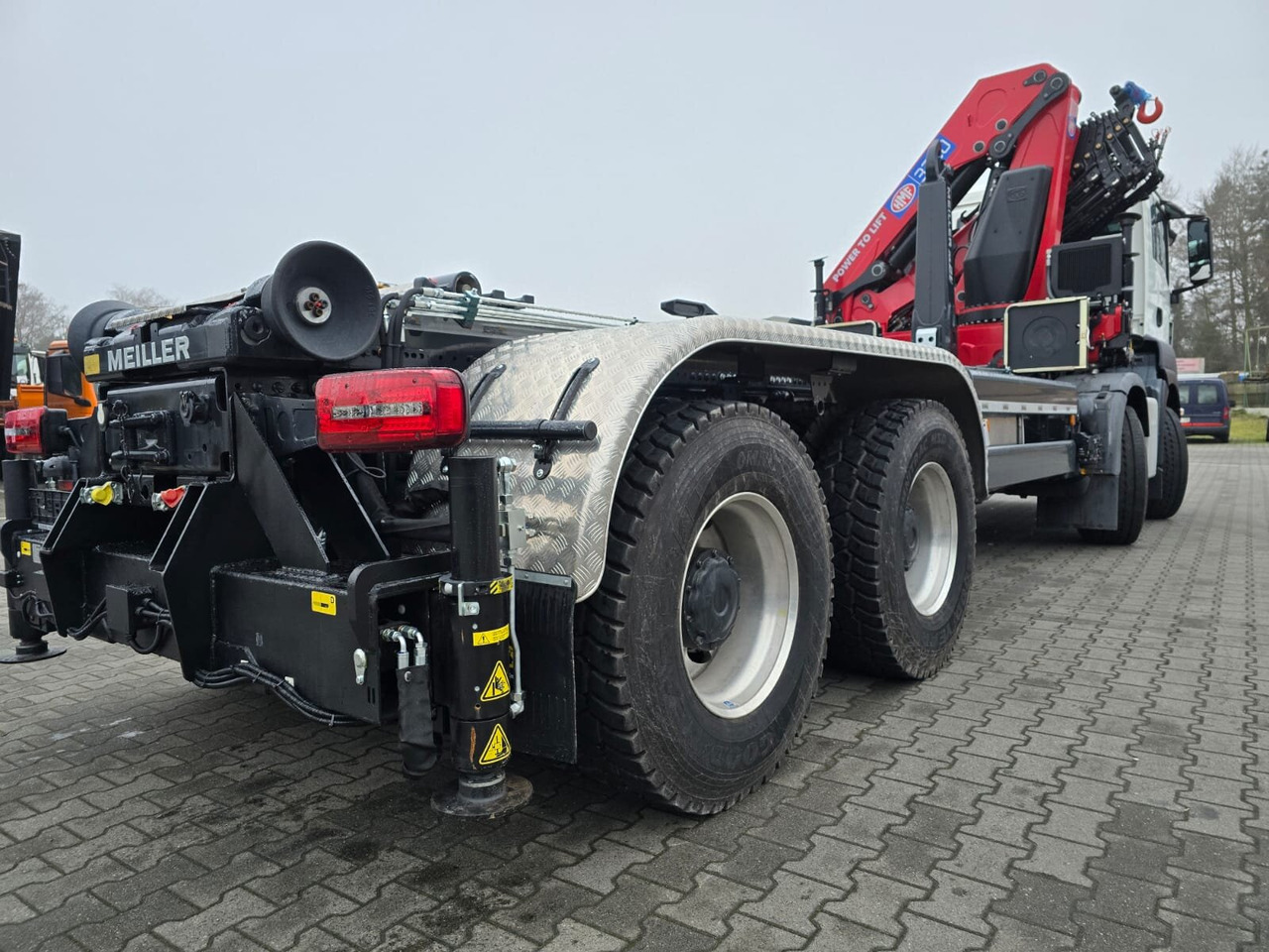 MAN TGS 35.480 8X4 BL TGS 35.480 8X4 BL, Intarder, Kran HMF 3220-K6, 4-fach Abstützung, Funk - Camion ampliroll, Camion grue: photos 3 MAN TGS 35.480 8X4 BL TGS 35.480 8X4 BL, Intarder, Kran HMF 3220-K6, 4-fach Abstützung, Funk - Camion ampliroll, Camion grue: photos 3