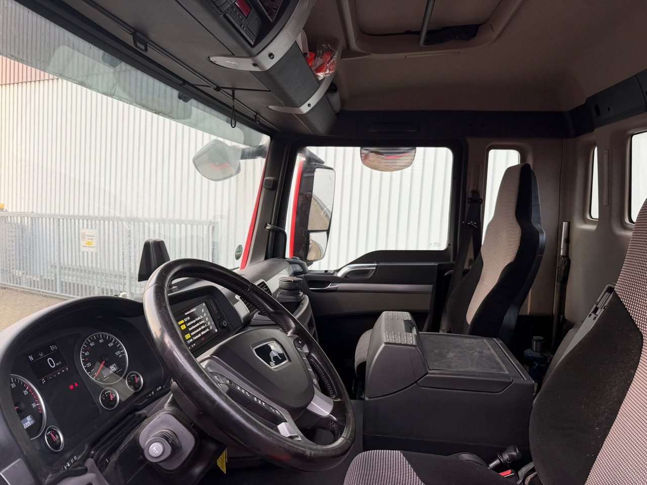 MAN TGS 35.500 8x4 BB TGS 35.500 8x4 BB, Pritarder, Meiller RK 30.65 - Camion ampliroll: photos 2 MAN TGS 35.500 8x4 BB TGS 35.500 8x4 BB, Pritarder, Meiller RK 30.65 - Camion ampliroll: photos 2