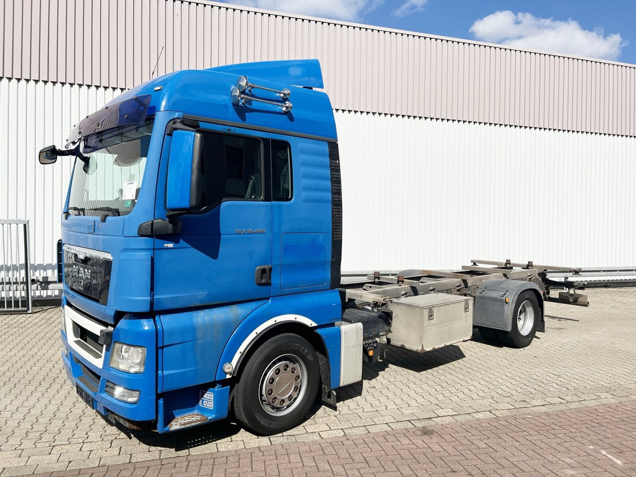 MAN TGX 18.400 4X2 LL TGX 18.400 4X2 LL, Fahrschulausstattung, XLX-Fahrerhaus - Camion porte-conteneur/ Caisse mobile: photos 1 MAN TGX 18.400 4X2 LL TGX 18.400 4X2 LL, Fahrschulausstattung, XLX-Fahrerhaus - Camion porte-conteneur/ Caisse mobile: photos 1