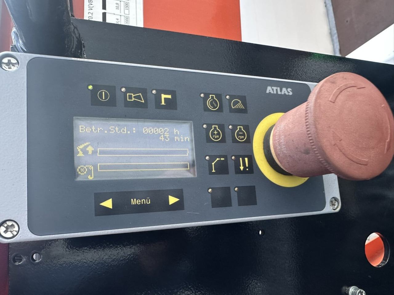 MAN TGX 26.470 6x2-4 BL TGX 26.470 6x2-4 BL, Lenk-/Liftachse, Retarder, Navi, Heckkran Atlas AK 170.2-A2 - Camion grue, Camion plateau: photos 4 MAN TGX 26.470 6x2-4 BL TGX 26.470 6x2-4 BL, Lenk-/Liftachse, Retarder, Navi, Heckkran Atlas AK 170.2-A2 - Camion grue, Camion plateau: photos 4