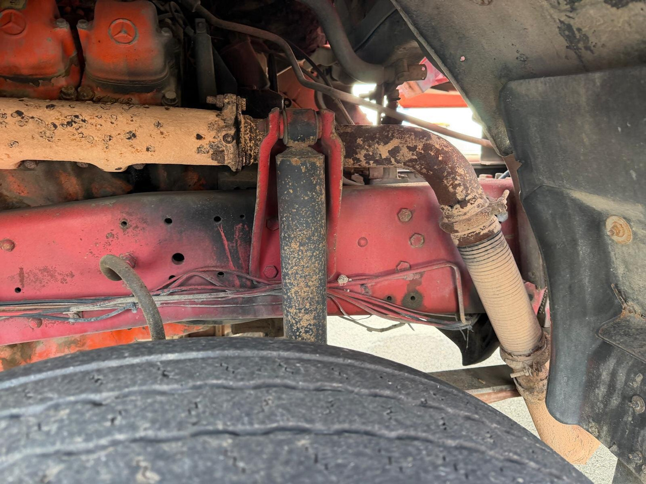 Mercedes-Benz - 2628 6 x 4 - Camion benne: photos 2 Mercedes-Benz - 2628 6 x 4 - Camion benne: photos 2