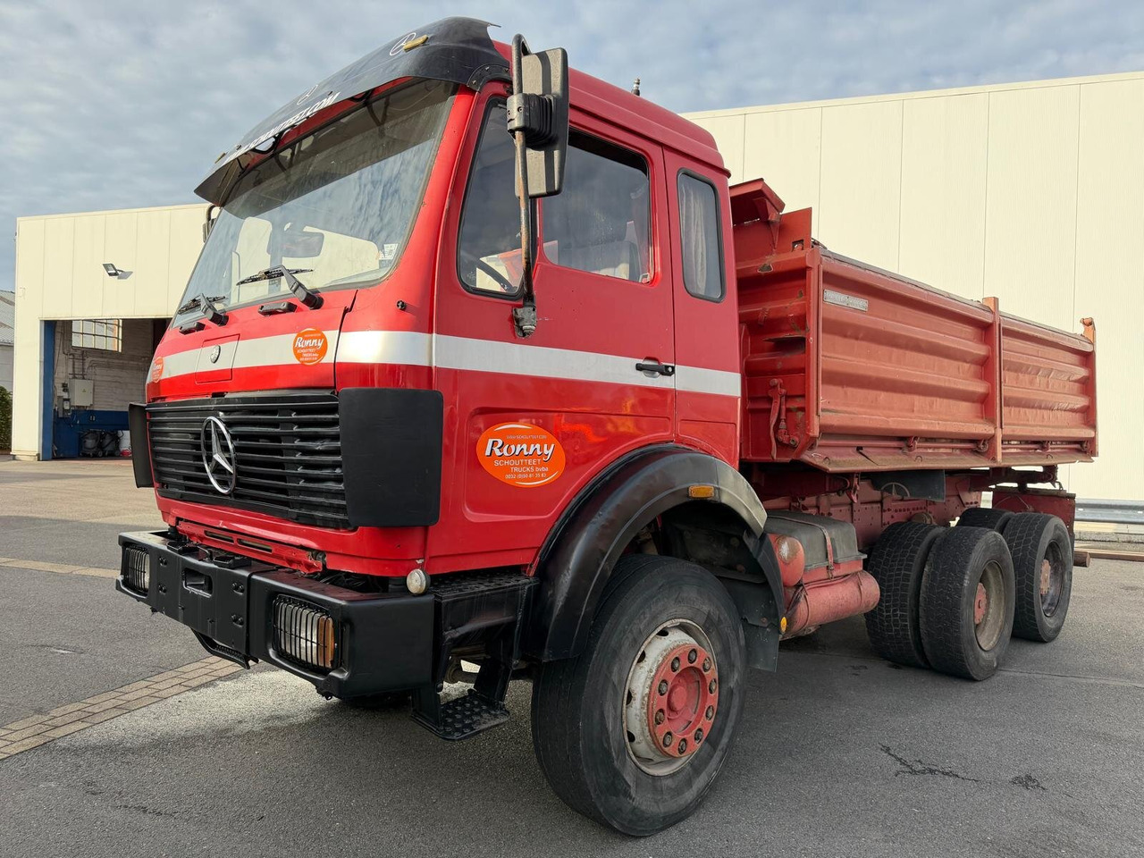 Mercedes-Benz - 2628 6 x 4 - Camion benne: photos 1 Mercedes-Benz - 2628 6 x 4 - Camion benne: photos 1