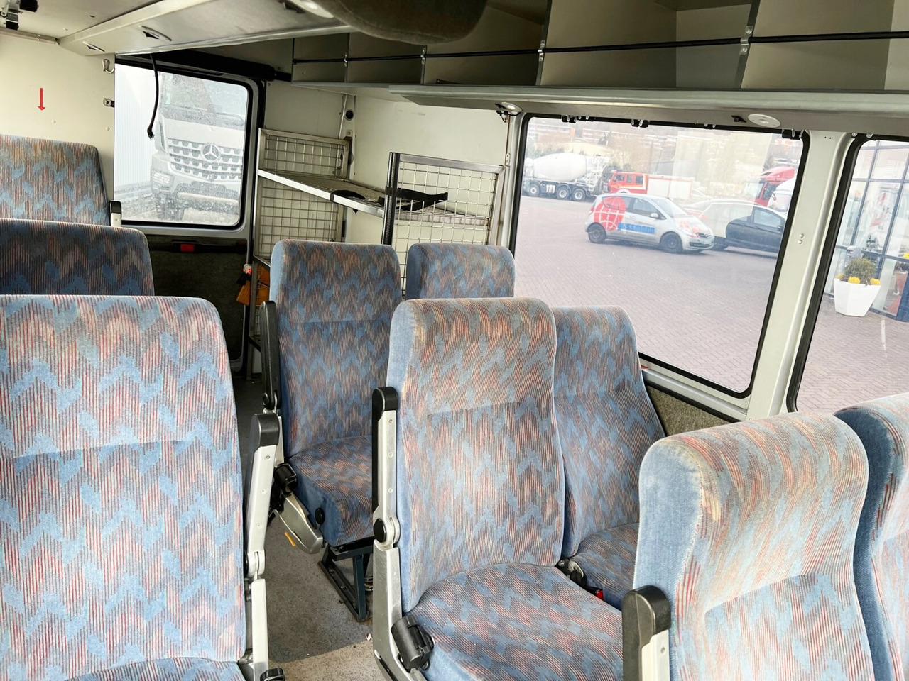 Minibus, Transport de personnes Mercedes-Benz 711 D-KA 4x2 711 D-KA 4x2, Standklima, 11-Sitze, 2 x on stock: photos 9
