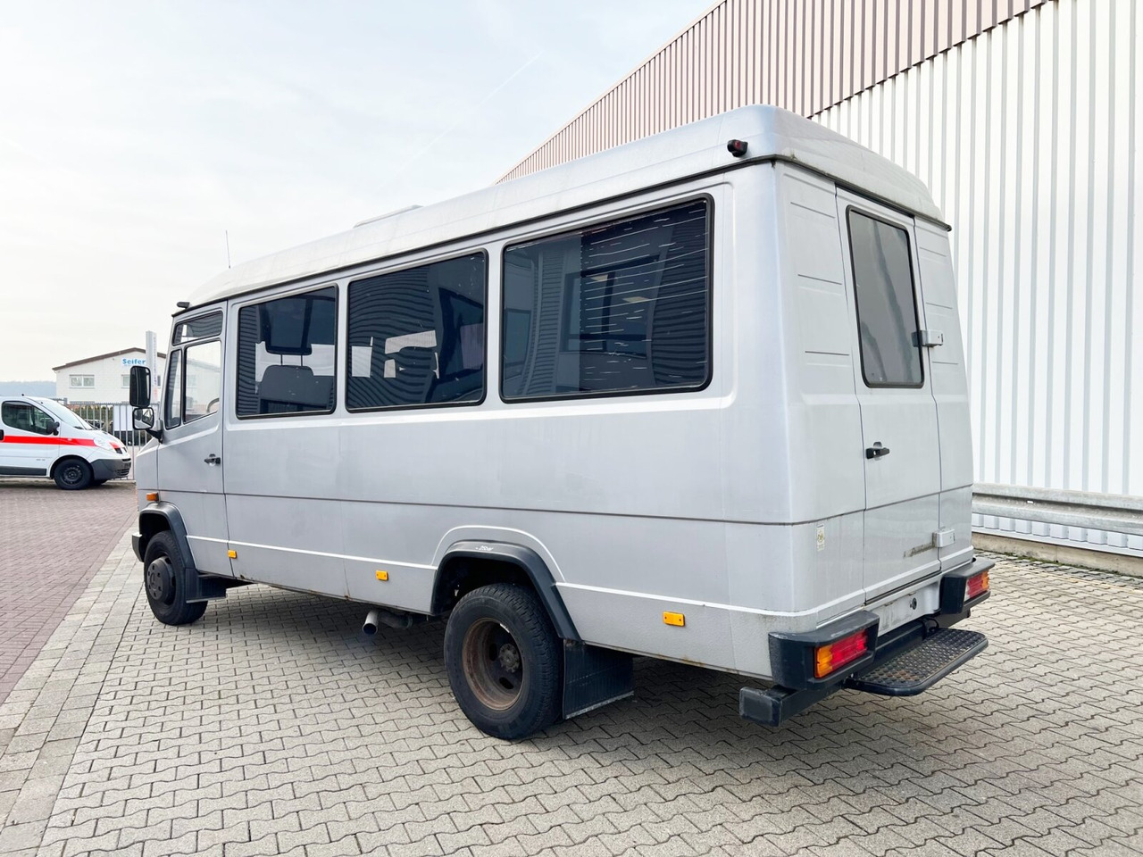 Minibus, Transport de personnes Mercedes-Benz 711 D-KA 4x2 711 D-KA 4x2, Standklima, 11-Sitze, 2 x on stock: photos 13