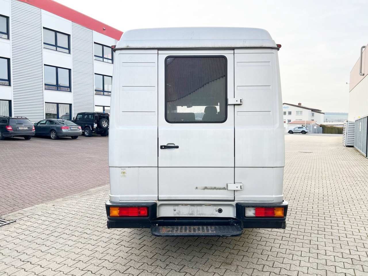 Minibus, Transport de personnes Mercedes-Benz 711 D-KA 4x2 711 D-KA 4x2, Standklima, 11-Sitze, 2 x on stock: photos 12