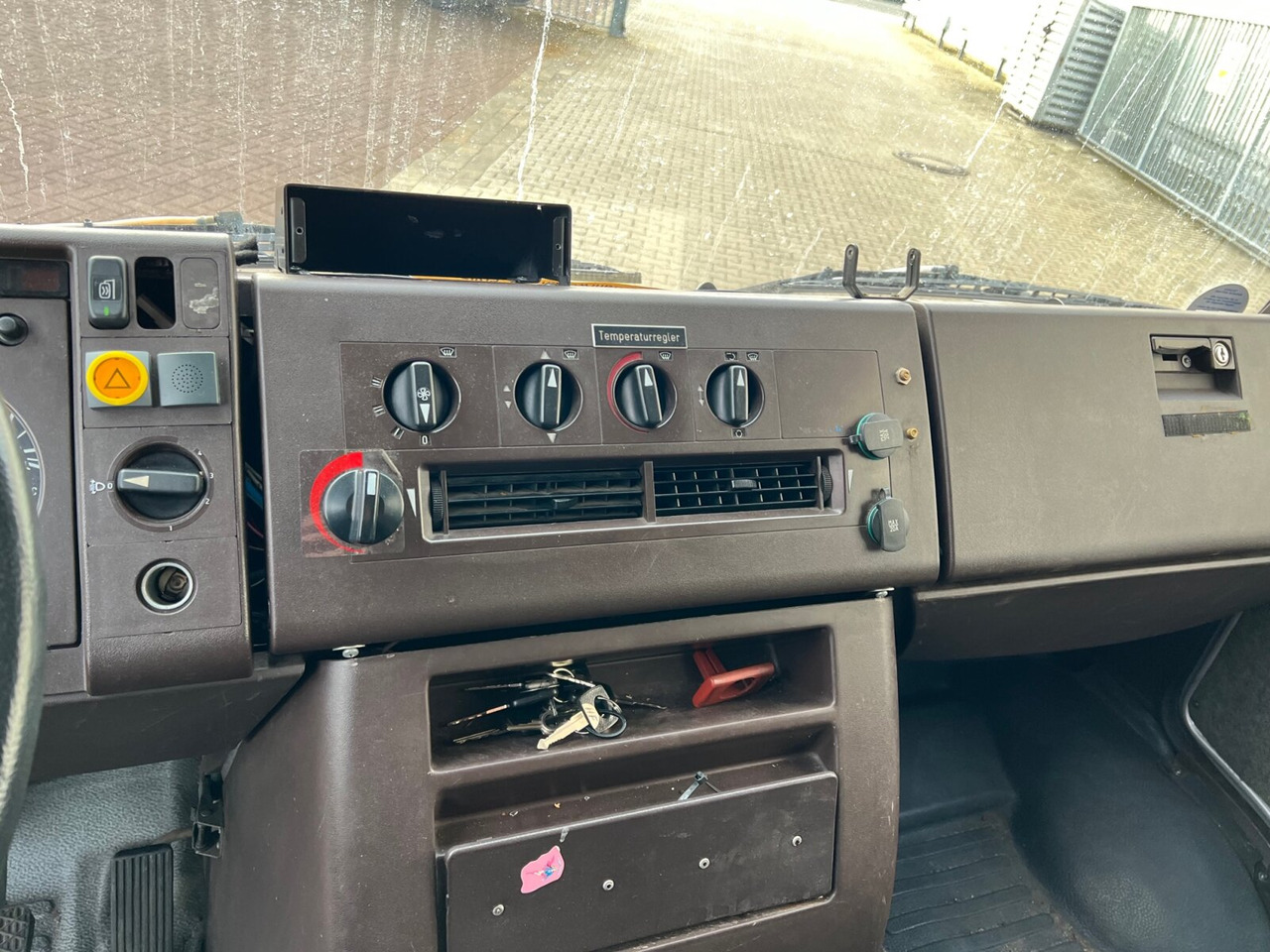 Minibus, Transport de personnes Mercedes-Benz 711 D-KA 4x2 711 D-KA 4x2, Standklima, 11-Sitze, 2 x on stock: photos 5