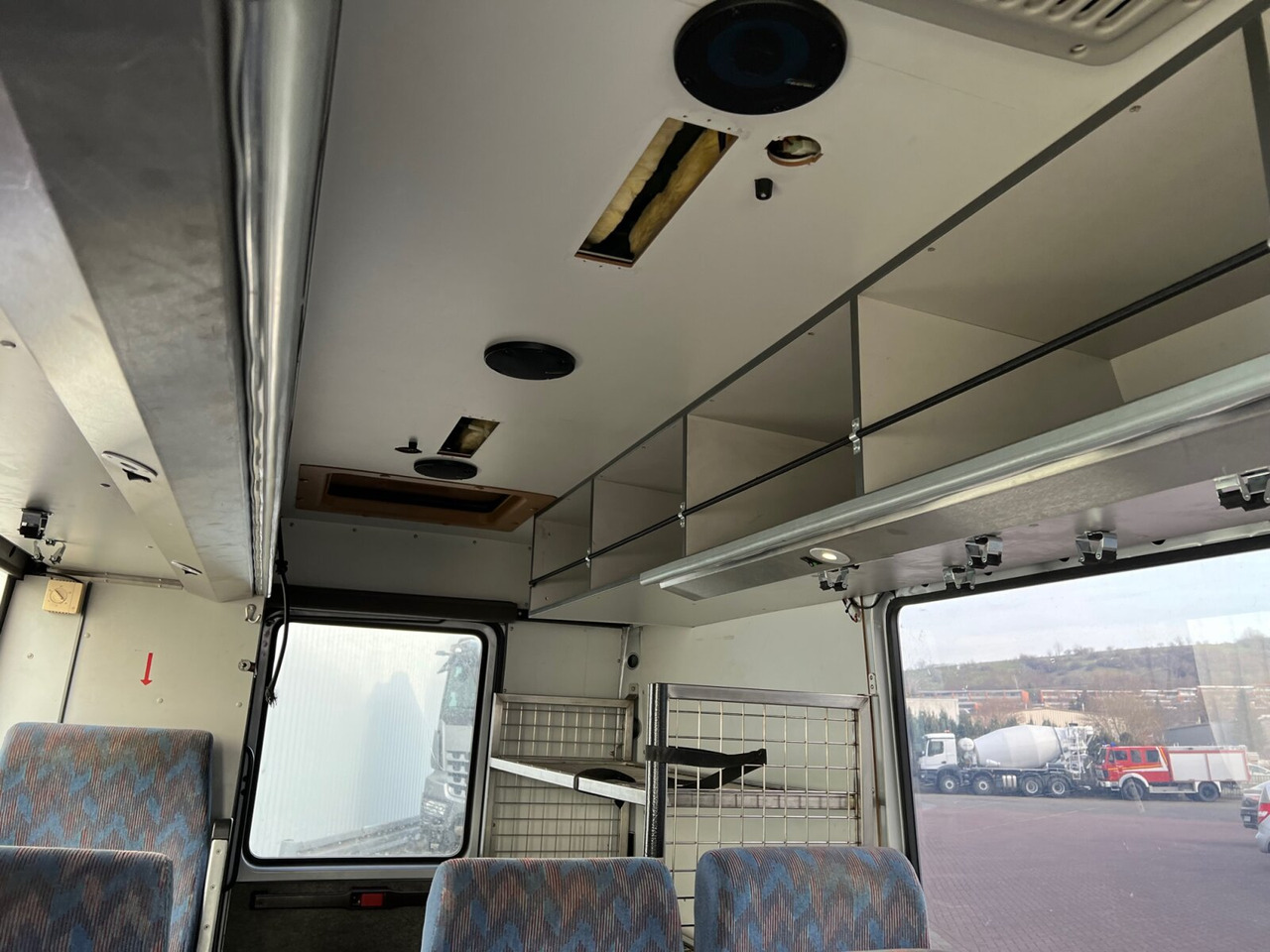 Minibus, Transport de personnes Mercedes-Benz 711 D-KA 4x2 711 D-KA 4x2, Standklima, 11-Sitze, 2 x on stock: photos 10