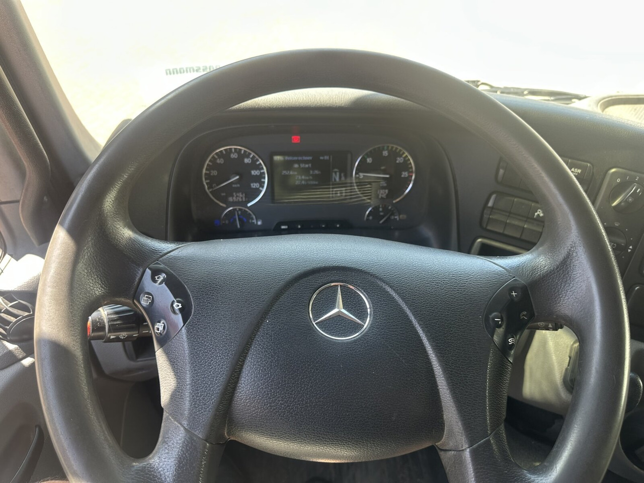 Mercedes-Benz Actros 2532 L 6x2 Actros 2532/41 L 6x2, EEV, Lenkachse - Châssis cabine: photos 3 Mercedes-Benz Actros 2532 L 6x2 Actros 2532/41 L 6x2, EEV, Lenkachse - Châssis cabine: photos 3