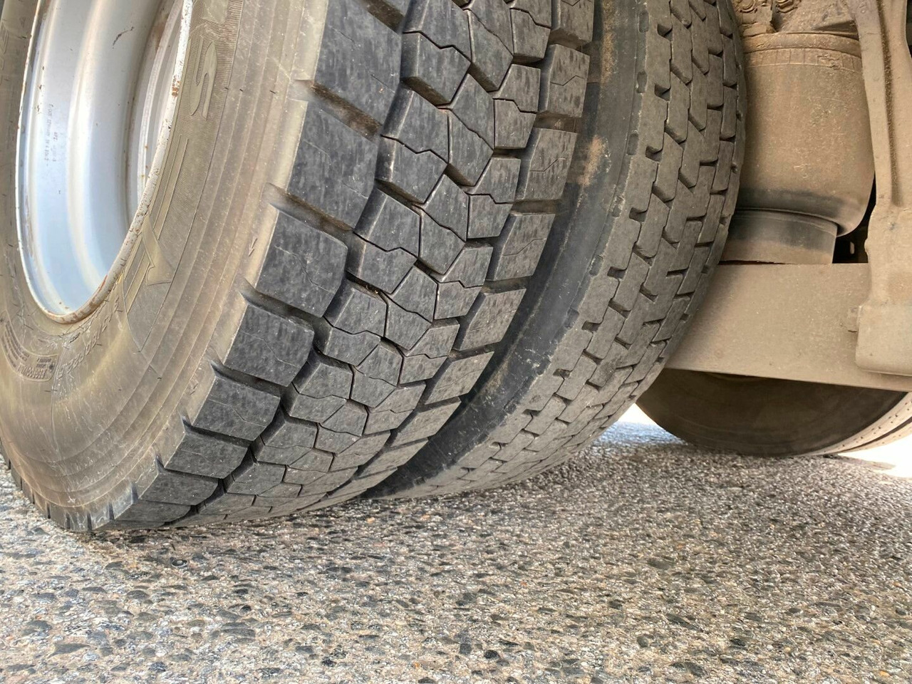 Mercedes-Benz Arocs 2545 L/6x2/4 Arocs 2545 L/6x2/4, Atlas Kran, 145.2-A19 VB, 9,4m-1.51 to, Lenkachse, entlastbar, Retarder, Klima, - Camion grue, Camion plateau: photos 5 Mercedes-Benz Arocs 2545 L/6x2/4 Arocs 2545 L/6x2/4, Atlas Kran, 145.2-A19 VB, 9,4m-1.51 to, Lenkachse, entlastbar, Retarder, Klima, - Camion grue, Camion plateau: photos 5