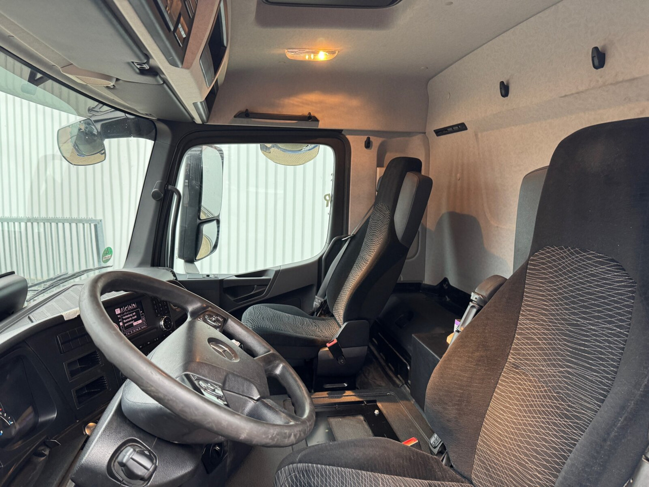 Mercedes-Benz Arocs 2642 6x4 Arocs 2642 6x4 mit Heckkran Atlas AK 186.3 V-2 - Camion grue, Camion plateau: photos 4 Mercedes-Benz Arocs 2642 6x4 Arocs 2642 6x4 mit Heckkran Atlas AK 186.3 V-2 - Camion grue, Camion plateau: photos 4