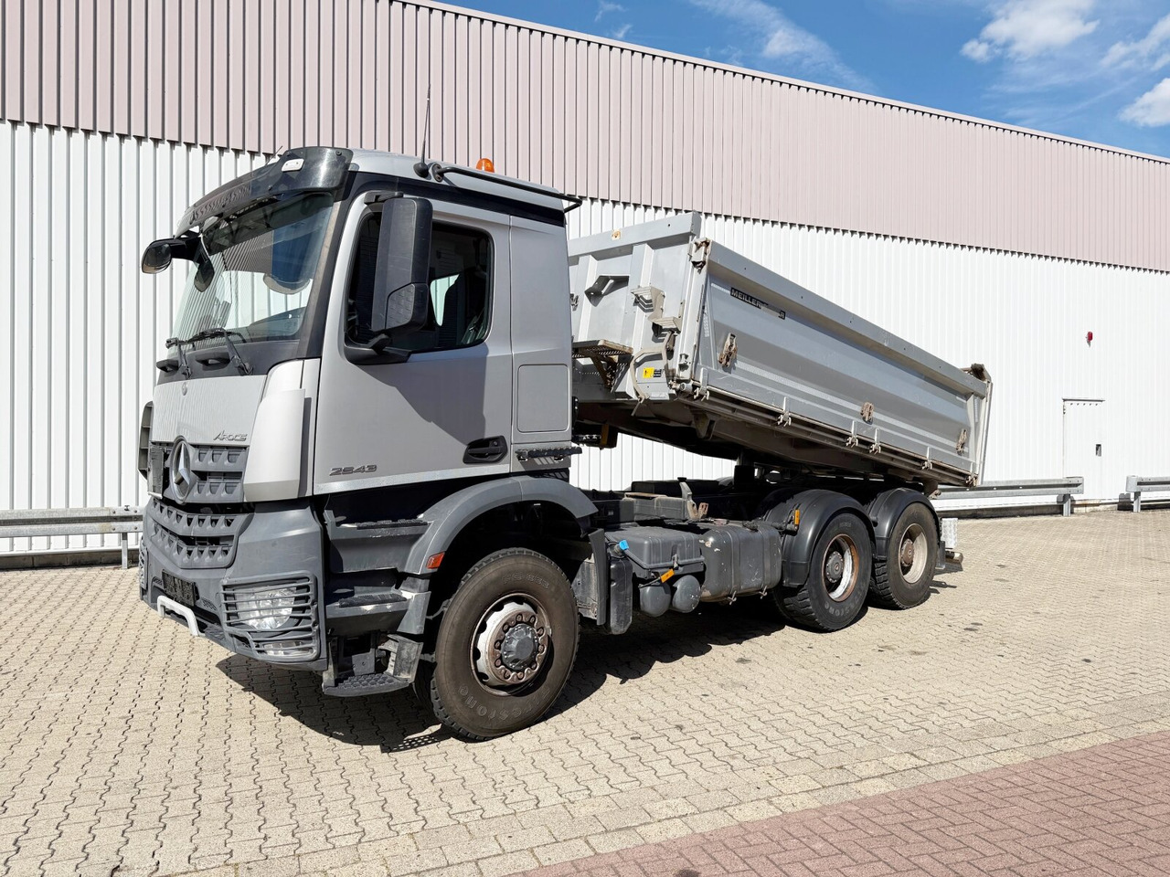 Mercedes-Benz Arocs 2643 LK 6x6 HAD Arocs 2643 LK 6x6 HAD, HydroDrive - Camion benne: photos 1 Mercedes-Benz Arocs 2643 LK 6x6 HAD Arocs 2643 LK 6x6 HAD, HydroDrive - Camion benne: photos 1