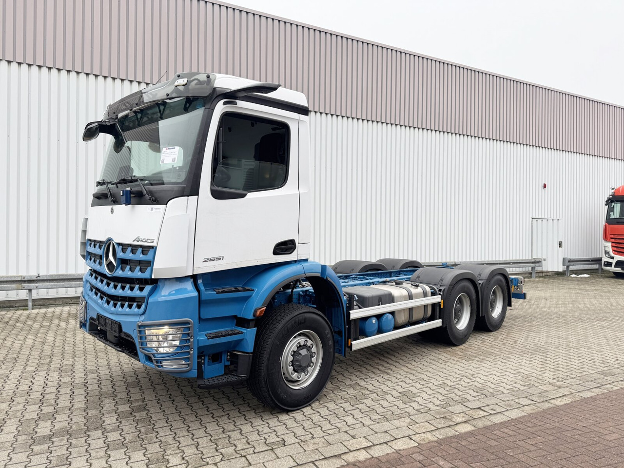 Mercedes-Benz Arocs 2651 L 6x6 Arocs 2651 L 6x6, HydroDrive, MirrorCam, Massage-Sitz, Motorabtrieb - Châssis cabine: photos 1 Mercedes-Benz Arocs 2651 L 6x6 Arocs 2651 L 6x6, HydroDrive, MirrorCam, Massage-Sitz, Motorabtrieb - Châssis cabine: photos 1