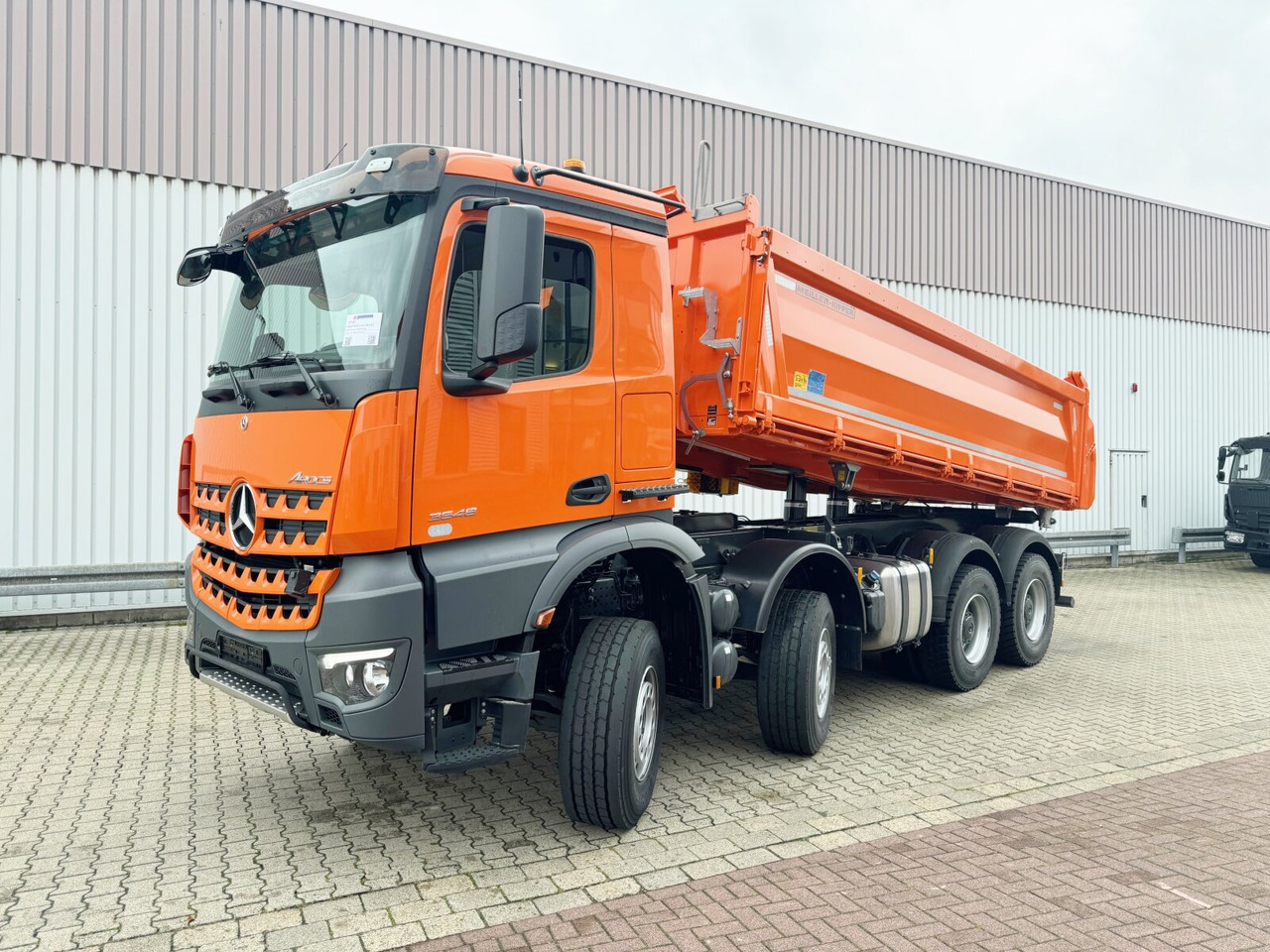 Mercedes-Benz Arocs 3248 K 8x4 Arocs 3248 K 8x4, Navi, Multimedia Cockpit - Camion benne: photos 1 Mercedes-Benz Arocs 3248 K 8x4 Arocs 3248 K 8x4, Navi, Multimedia Cockpit - Camion benne: photos 1