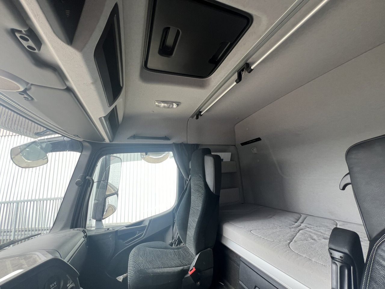 Mercedes-Benz Arocs 3253 K 8x4/4 Arocs 3253 K 8x4/4, Retarder, Motorabtrieb - Camion ampliroll: photos 5 Mercedes-Benz Arocs 3253 K 8x4/4 Arocs 3253 K 8x4/4, Retarder, Motorabtrieb - Camion ampliroll: photos 5