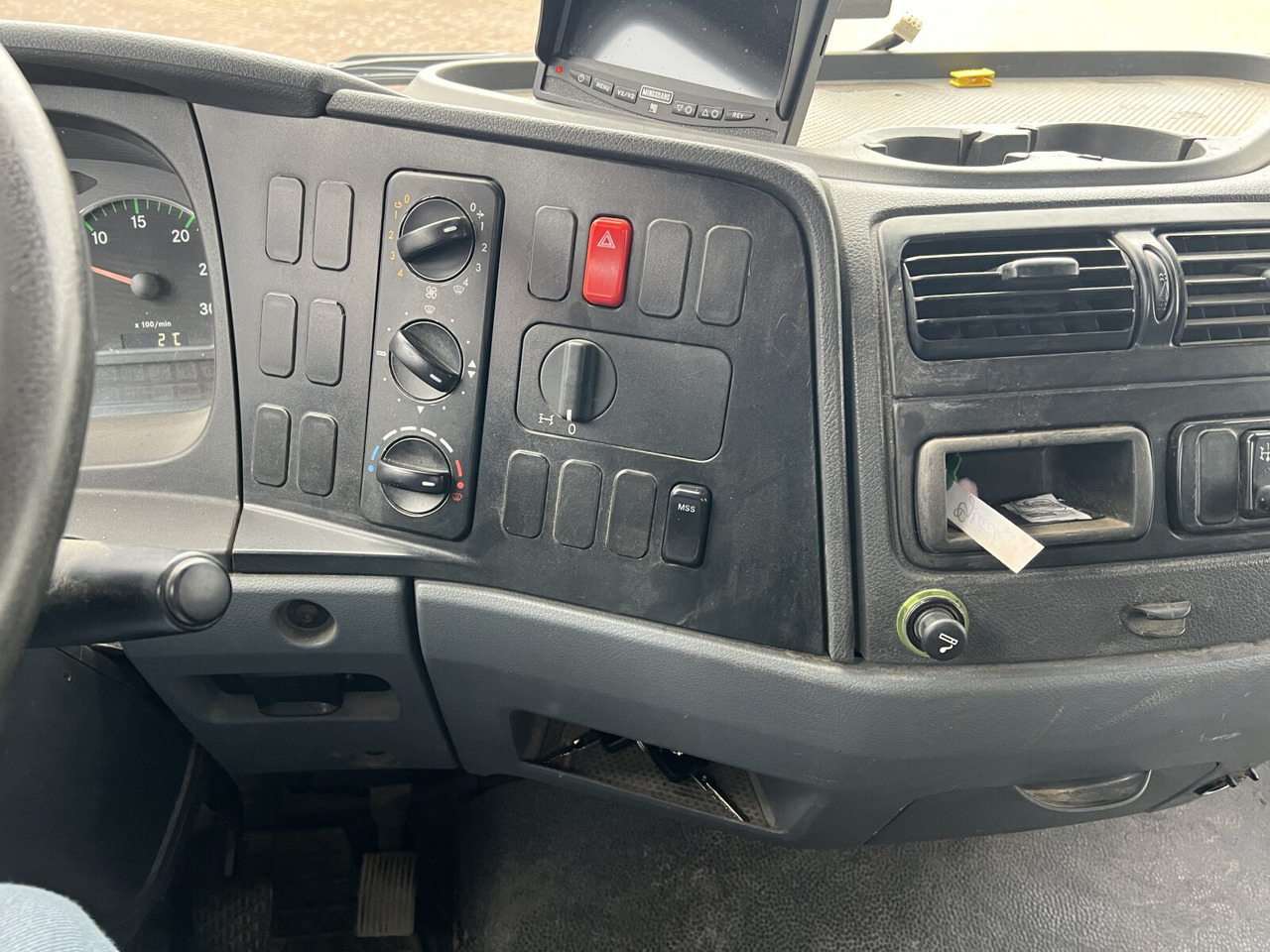 Mercedes-Benz Atego 1222 K 4x2 Atego 1222 K 4x2, 2x AHK - Camion benne: photos 4 Mercedes-Benz Atego 1222 K 4x2 Atego 1222 K 4x2, 2x AHK - Camion benne: photos 4