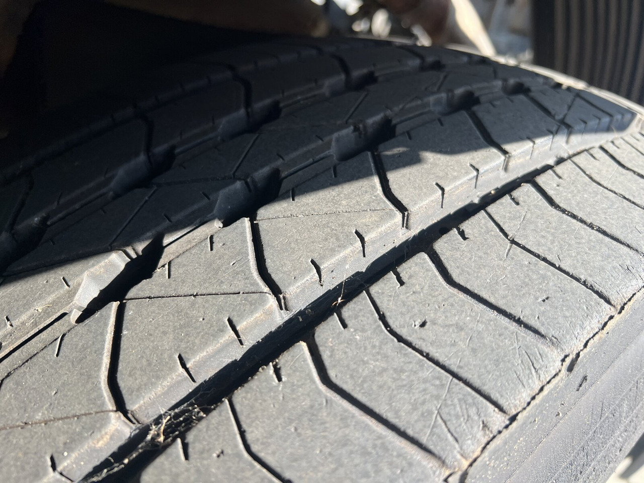 Mercedes-Benz Atego 1828 L 4x2 Atego 1828 L 4x2, Rechtslenker, Winterdienstaustattung - Châssis cabine: photos 3 Mercedes-Benz Atego 1828 L 4x2 Atego 1828 L 4x2, Rechtslenker, Winterdienstaustattung - Châssis cabine: photos 3