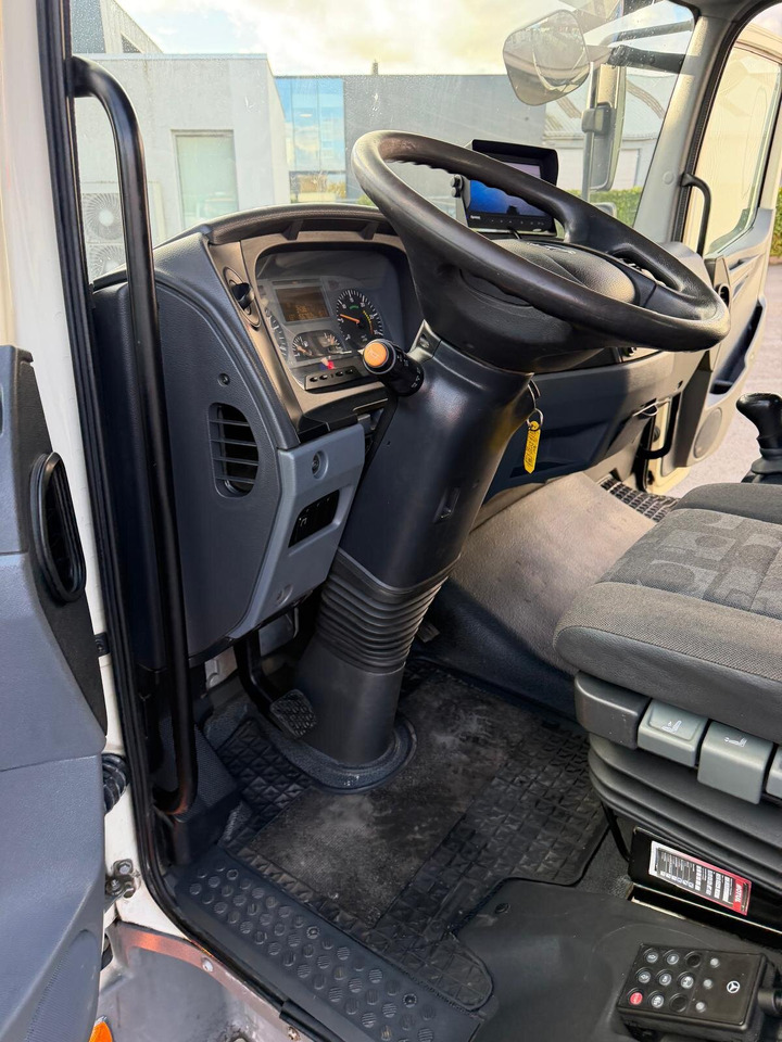 Mercedes-Benz Atego Atego 816 4 x 2 - Camion plateau: photos 5 Mercedes-Benz Atego Atego 816 4 x 2 - Camion plateau: photos 5