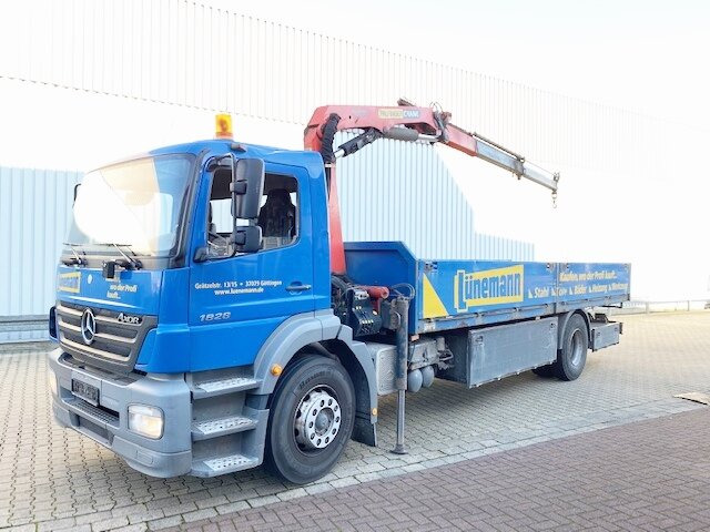 Mercedes-Benz Axor 1828 L 4x2 Axor 1828 L 4x2 mit Kran Palfinger PK 9501, Funk - Camion grue, Camion plateau: photos 1 Mercedes-Benz Axor 1828 L 4x2 Axor 1828 L 4x2 mit Kran Palfinger PK 9501, Funk - Camion grue, Camion plateau: photos 1