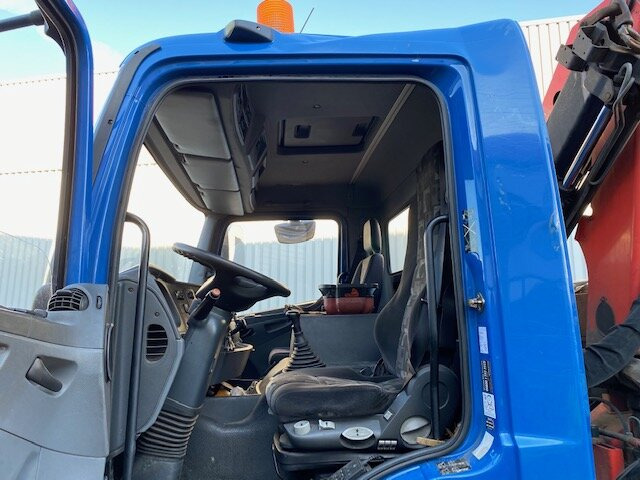 Mercedes-Benz Axor 1828 L 4x2 Axor 1828 L 4x2 mit Kran Palfinger PK 9501, Funk - Camion grue, Camion plateau: photos 4 Mercedes-Benz Axor 1828 L 4x2 Axor 1828 L 4x2 mit Kran Palfinger PK 9501, Funk - Camion grue, Camion plateau: photos 4