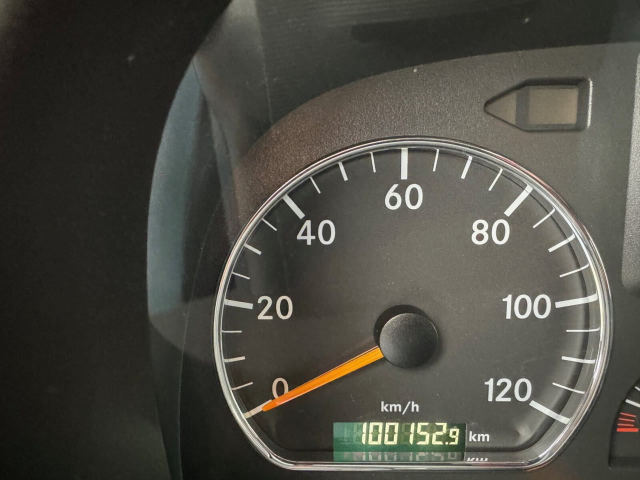 Mercedes-Benz Axor 1833 L 4x2 Axor 1833 L 4x2, Getränkekoffer - Camion fourgon: photos 4 Mercedes-Benz Axor 1833 L 4x2 Axor 1833 L 4x2, Getränkekoffer - Camion fourgon: photos 4