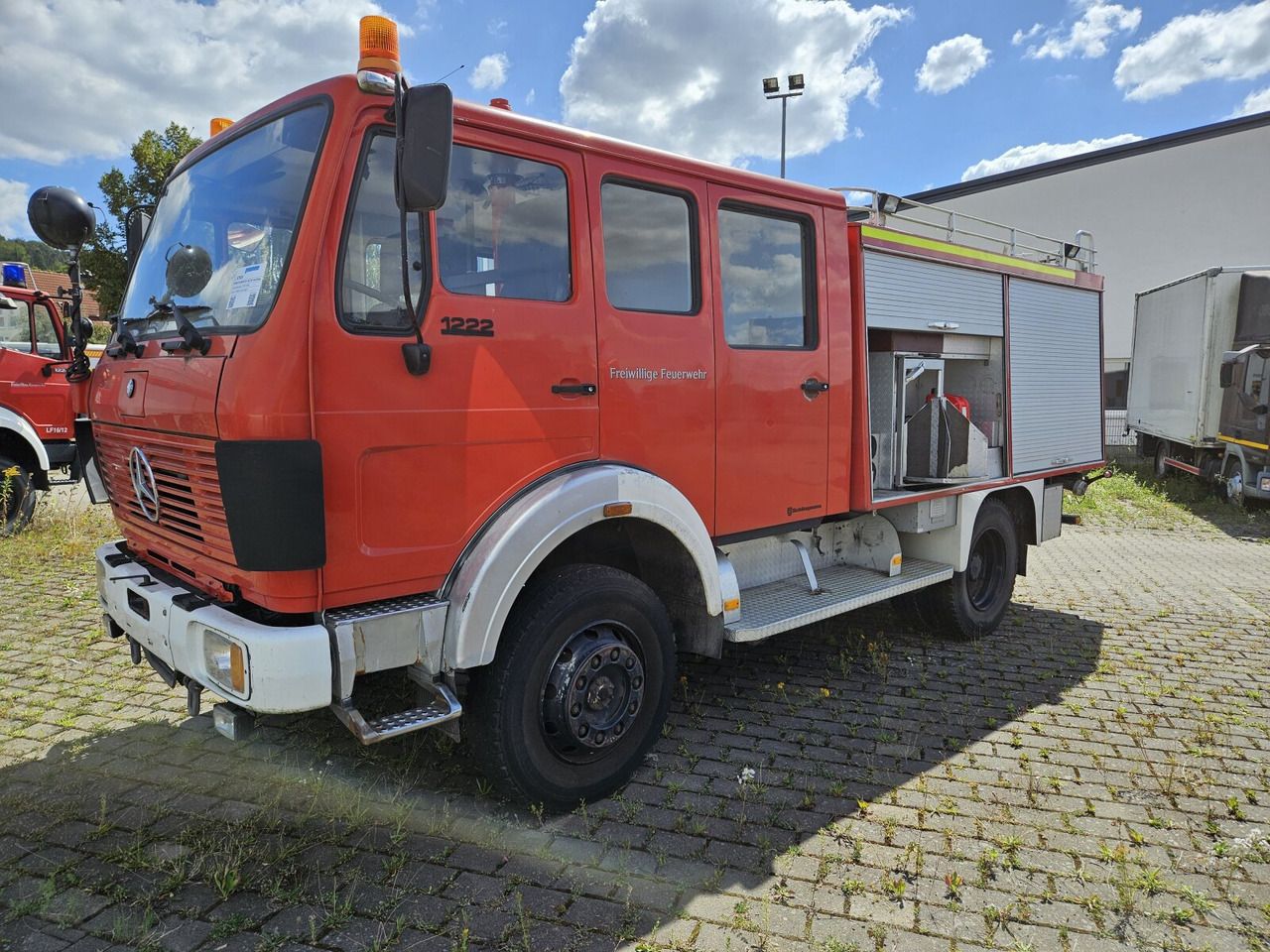 Mercedes-Benz SK 1222 AF 4x4 Doka SK 1222 AF 4x4 Doka, TLF16/25 - Camion de pompier: photos 1 Mercedes-Benz SK 1222 AF 4x4 Doka SK 1222 AF 4x4 Doka, TLF16/25 - Camion de pompier: photos 1