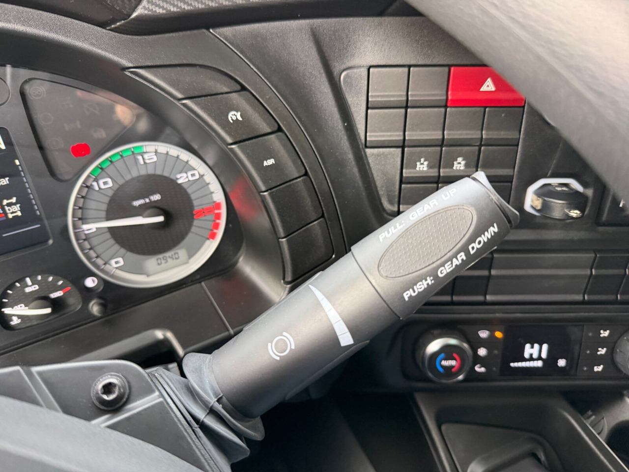 T-Way AT410T51 8x4 T-Way AT410T51 8x4, Retarder, Nebenantrieb, 4x VORHANDEN! - Châssis cabine: photos 5 T-Way AT410T51 8x4 T-Way AT410T51 8x4, Retarder, Nebenantrieb, 4x VORHANDEN! - Châssis cabine: photos 5