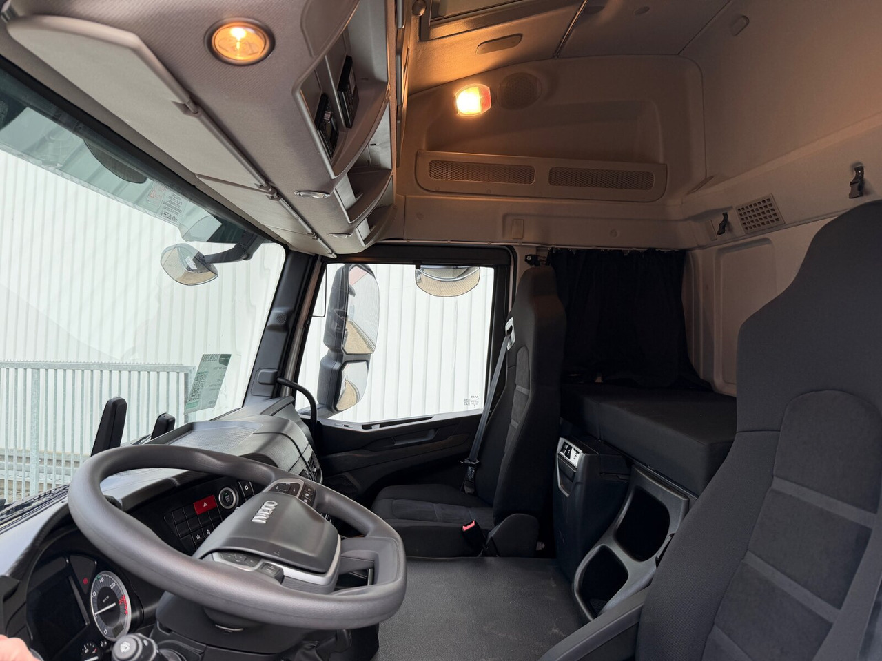 T-Way AT410T51 8x4 T-Way AT410T51 8x4, Retarder, Nebenantrieb, 4x VORHANDEN! - Châssis cabine: photos 2 T-Way AT410T51 8x4 T-Way AT410T51 8x4, Retarder, Nebenantrieb, 4x VORHANDEN! - Châssis cabine: photos 2