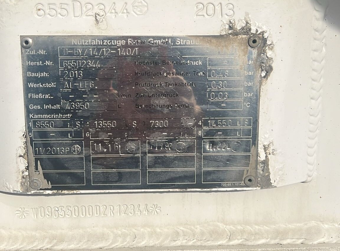 TAL 44.0/11-27 TAL 44.0/11-27, 43.950l, 4 Kammern, Untenbefüllung, Pumpe - Semi-remorque citerne: photos 3 TAL 44.0/11-27 TAL 44.0/11-27, 43.950l, 4 Kammern, Untenbefüllung, Pumpe - Semi-remorque citerne: photos 3