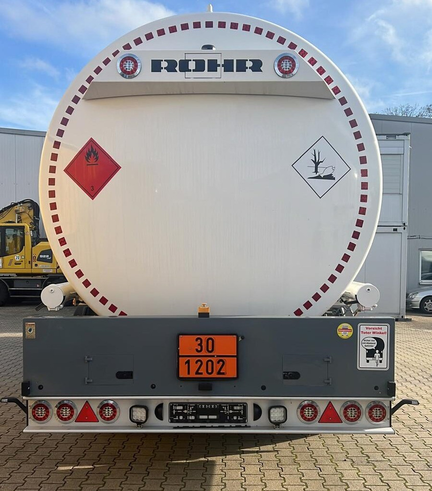 Semi-remorque citerne TAL 44.0/11-27 TAL 44.0/11-27, 43.950l, 4 Kammern, Untenbefüllung, Pumpe: photos 6 Semi-remorque citerne TAL 44.0/11-27 TAL 44.0/11-27, 43.950l, 4 Kammern, Untenbefüllung, Pumpe: photos 6