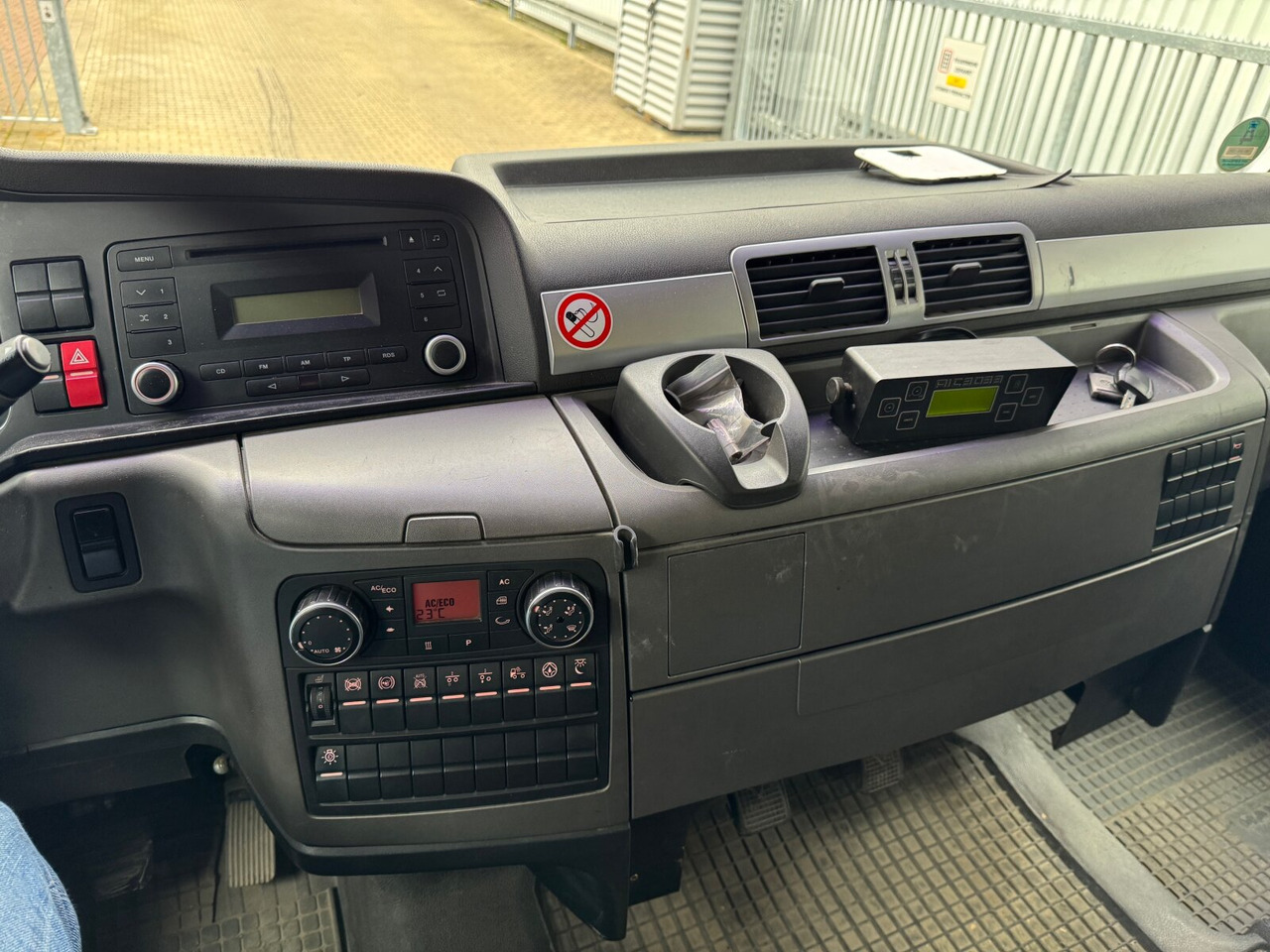 MAN TGX 18.360 4x2 BLS TGX 18.360 4x2 BLS, Fahrschulausstattung - Tracteur routier: photos 4 MAN TGX 18.360 4x2 BLS TGX 18.360 4x2 BLS, Fahrschulausstattung - Tracteur routier: photos 4