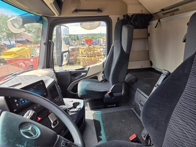 Mercedes-Benz Actros 1846 LS 4x2 Actros 1846 LS 4x2, MultimediaCockpit, StreamSpace, ADR, 3x Vorhanden! - Tracteur routier: photos 3 Mercedes-Benz Actros 1846 LS 4x2 Actros 1846 LS 4x2, MultimediaCockpit, StreamSpace, ADR, 3x Vorhanden! - Tracteur routier: photos 3